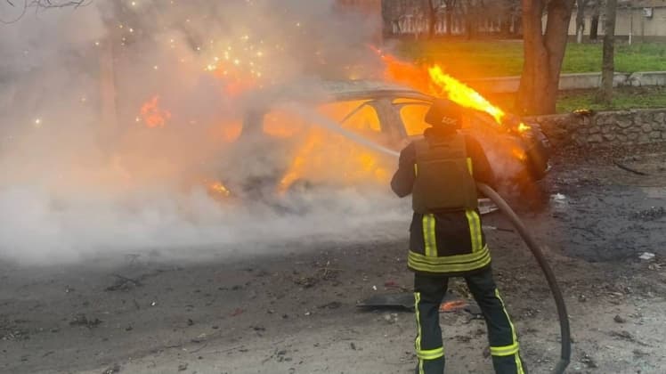 У Нікополі агресор ударив дронами-камікадзе та